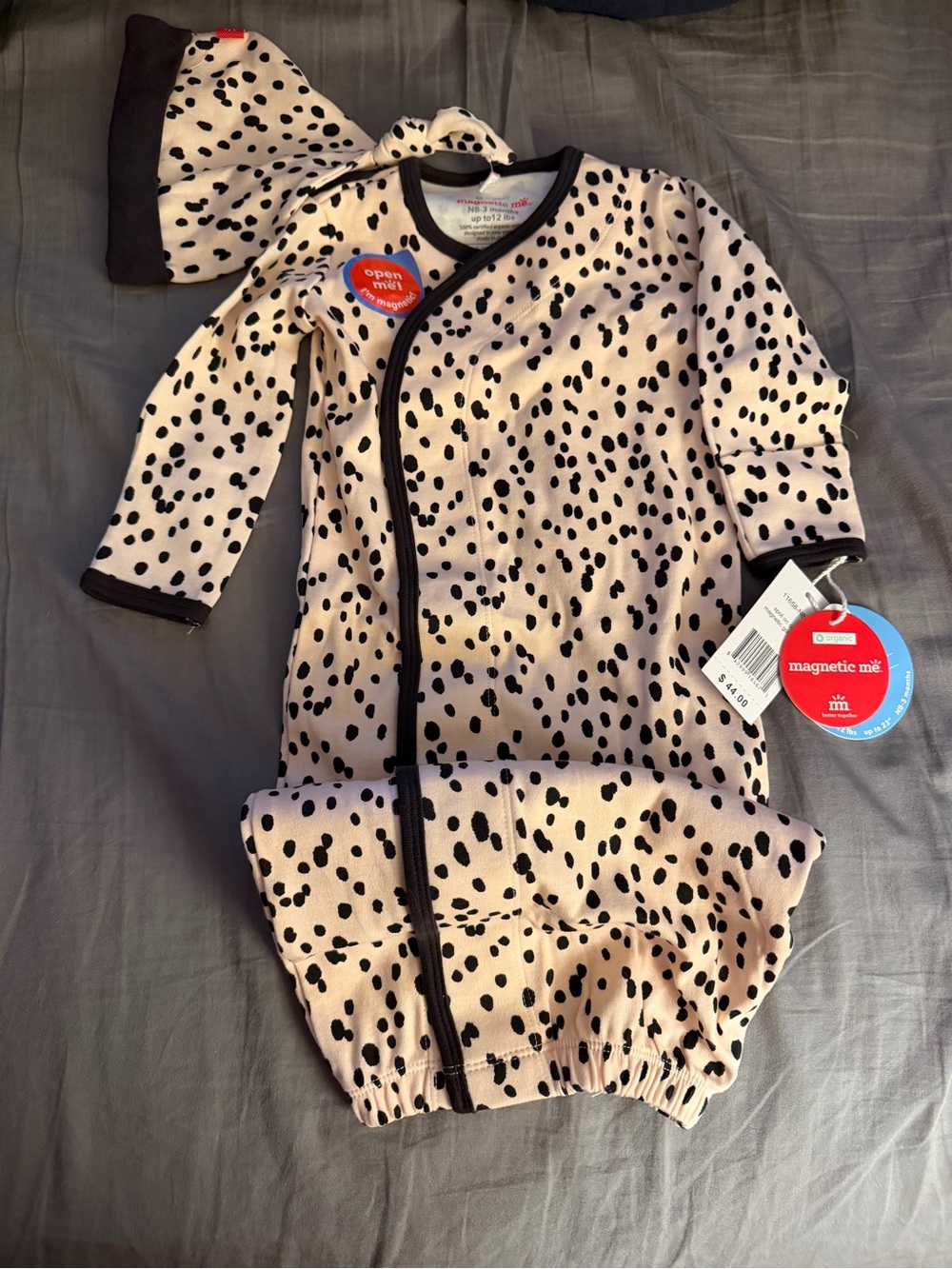 NWT Magnetic Me Infant Gown w/ hat